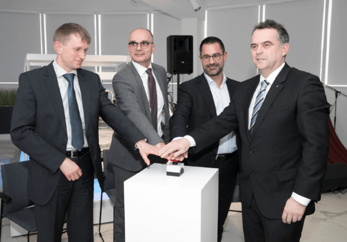 Jaklič, Munih, Reindl, Gorjup launching TPV innovation station at the opening
